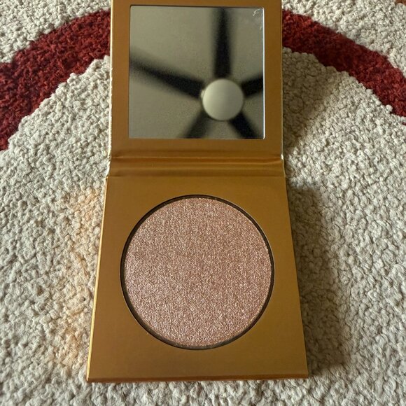 Jaclyn Cosmetics Putty Highlighter in shade "Star Power" - Picture 2 of 4